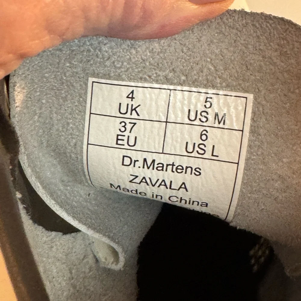 🤍 DR. MARTENS WHITE LEATHER LACE UP ANKLE BOOTS! - Picture 8 of 9